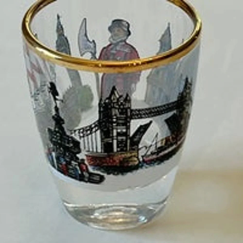 London England Shot Glass Gold Rimmed Full Wrap Scene Scenic‎